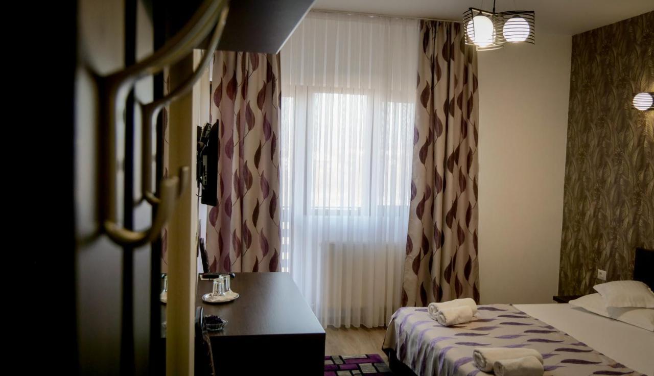 Motel Infinit Târgu Jiu Exterior photo