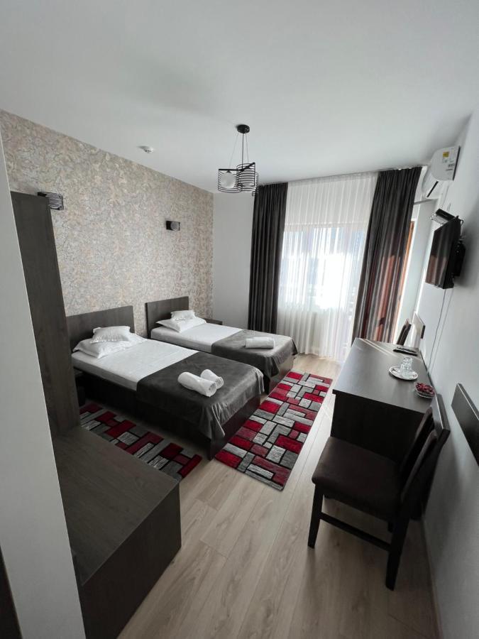 Motel Infinit Târgu Jiu Exterior photo