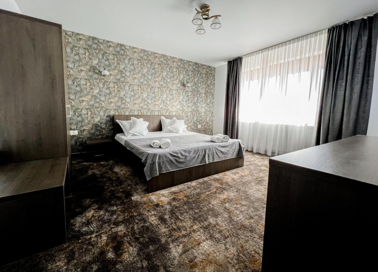 Motel Infinit Târgu Jiu Exterior photo