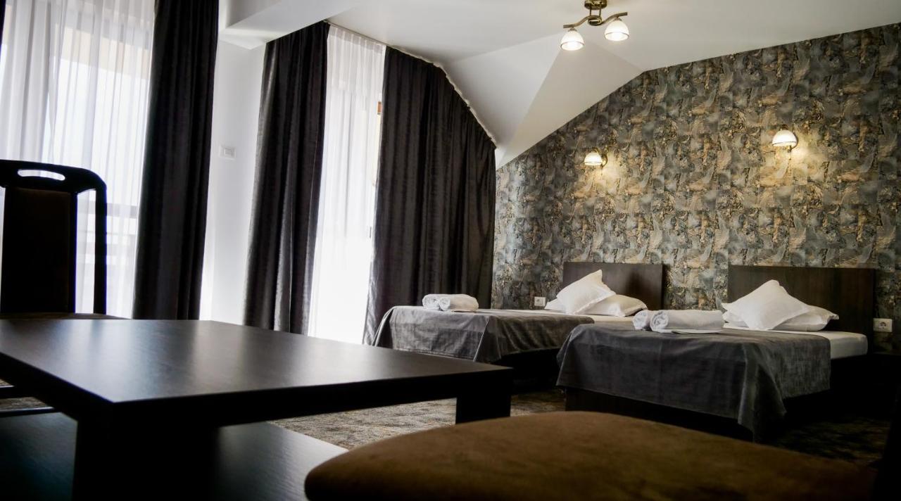 Motel Infinit Târgu Jiu Exterior photo
