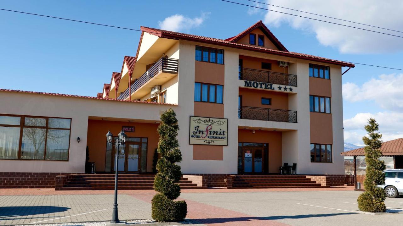Motel Infinit Târgu Jiu Exterior photo
